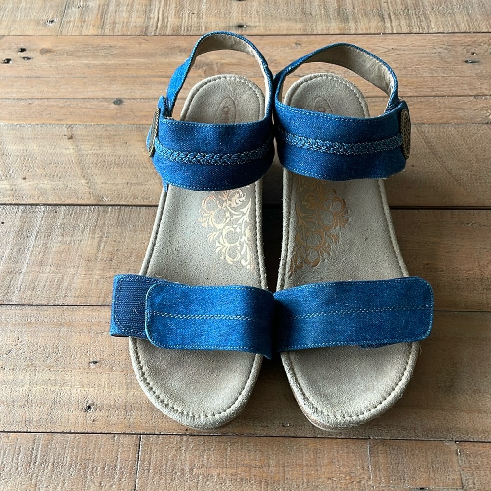 Aetrex wedge sandal
